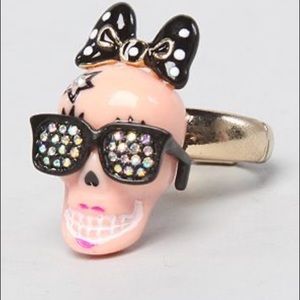 RARE betsey Johnson skull ring